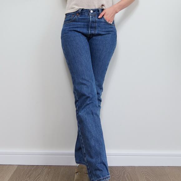 Levi's Blue Straight Leg Women's Jeans - Picture 12 of 13